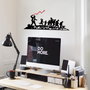 Wallity Banksy - 4 Escultura de pared de metal negro y rojo